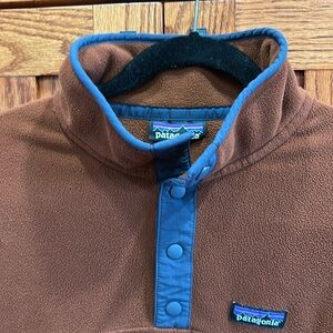 Patagonia Fleece Snap Button Rust/Gray. Large